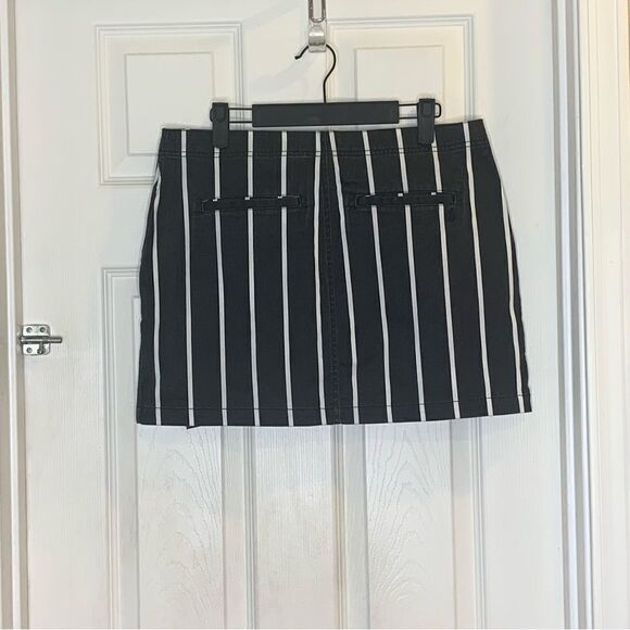 VOLCOM: The Frochickie Skirt Size Medium - Picture 8 of 12